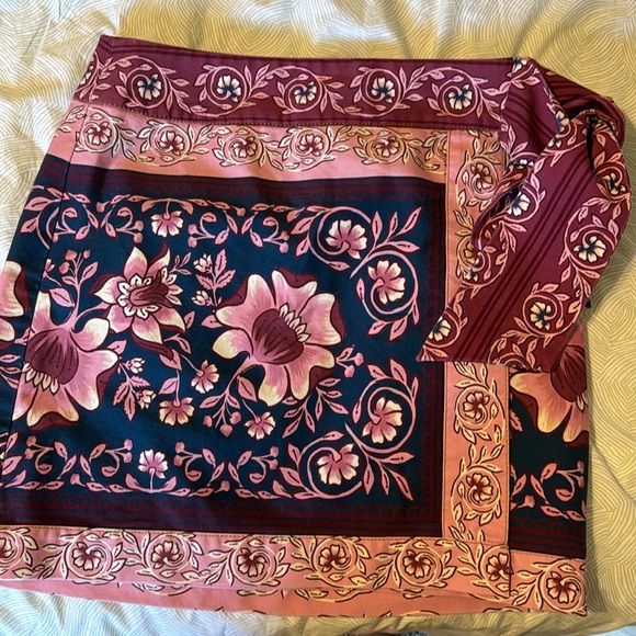 Ainika charm overlapped skirt - Picture 2 of 9